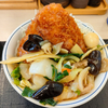 タレカツとうま煮の合盛り丼