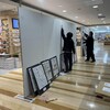 毎年恒例の「しまね小中学生新聞コンクール作品展示」の設営でした。