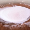 火星で氷に満たされたクレーターが発見