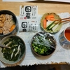 納豆卵かけごはん。わかめと小魚の味噌汁