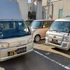 会社の駐車場で、別の軽トラックに載せてある