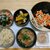 鶏の塩糀焼／鶏そぼろ／キムチ丼。寄せ鍋(11日目)
