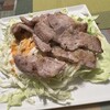 久しぶりの自炊生活（晩御飯）は、豚の肩ロース焼きとキャベツの千切りサラダでシンプルに