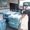 畳んだ作業着の納品と搬出　アジサイ