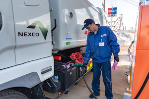 次世代バイオ燃料「RD40」上越市のガソリンスタンドで国内初の一般販売　CO2排出量40％削減　