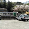 桜を背景に1200形牛島駅・穴吹駅で JR四国