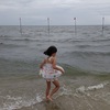 夏休み前、家族で伊勢湾に行って、8歳児ゆうゆうは海水浴デビュー