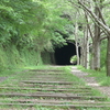 渓流を森林浴しながら散歩する『JR福知山線・廃線敷』。