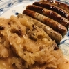 Sauerkrautザウアークラウトと燻製肉の煮込み