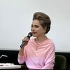 デヴィ夫人が女性従業員にシャンパングラスを投げつける失態