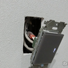 寝室の照明スイッチを逆に取り付けて使いやすくする！ スイッチカバーを交換