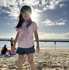 娘とワイキキビーチで砂遊び　娘にスクープ写真を撮られました　Vol.777