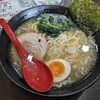 【麺家 頂】地元の健康豚を使ってできたラーメン。この塩ラーメンはすごく美味しい。