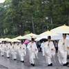 【鎌倉いいね】八幡様の大祓。神職様と傘と雨と。