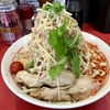 【今週のラーメン４２６１】 千里眼 （東京・池ノ上） 冷やし中華 少なめ 野菜マシニンニク辛揚げガリマヨ ＋ アサヒスーパードライ生350ml缶　〜コロナ猛暑に負けずやっぱり解禁！これを食わねば夏が終わらぬ！嗚呼やっぱり二郎系冷やしの金字塔！