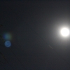 満月の夜　右側「月」　左側は　鉄塔、赤色ランプ　6色のホワイトバランス