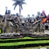 Patung Persahabatan ひどい名前の街の記念像