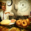 美食の街　リヨンの中央市場　Les Halles de Lyon Paul Bocuse