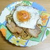 我が家の定番　厚切り豚肉を使ったソース焼きそば　より。 