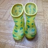 2歳児ゆうゆうのカエルさんの長靴　より。