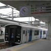 平日の直方～黒崎間はBEC819系が二往復になった？ 折尾駅1番と2番ホーム・福北ゆたか線 2022年3月14日