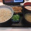 疲れを癒す麦とろ御膳と、警察官から挨拶❓