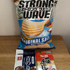 ドン・キホーテオリジナルポテトチップス、湖池屋〈STRONG WAVE・ストロングウェーブ〉の塩味をのり塩味に味変したお話。カラムーチョの新商品も紹介。