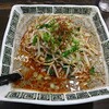 金沢市浅野本町にある中華料理屋さん、龍苑で黒胡麻担々麺とガーリックチャーハンステーキのせ。そして、新出製パン所にも寄り道。