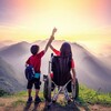  「友情と勇気の大冒険：車椅子の少年が山頂を目指す物語」