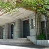 人も増やさず仕事も減らさないまま、文科省は教員の労働時間だけを強制的に減らす方策に出た。傷ついた馬は声も立てずに死んでいく。優しい馬よ。私はお前が死ぬのを見に来よう《マリー・ローランサン》