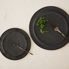 黒木泰等さんの黒釉プレートが入荷致しました