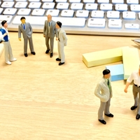 AIと人間のディベート対決：なぜAIが勝つのか？客観的資料の重要性