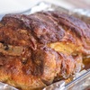 ペルニル（北米の肉料理11）　ジューシーなローストポークショルダーで，プエルトリコで最も有名な料理の一つです．パプリカ，塩，酢，にんにく，オレガノからなるマリネ液「アドボ・モハドadobo mojado」一晩マリネし，その後350～400°Fのオーブンでゆっくりと焼きます．溶け出した脂が肉に染み込み，マリネの香りを広げます．最後の仕上げは，温度を上げて皮をカリカリのチップス（クエリトス）に焼きます．誕生日や結婚式など多くの祭事において定番の料理．