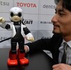 ヒト型ロボット「キロボ（KIROBO）」