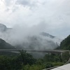 雁坂トンネルを抜けると雨でした。