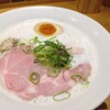 寒い日には『小麦と鈴』の「鶏白湯」で暖まる