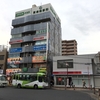 東大宮駅東口の旧スリーエフ店舗は左隣ビル4階からリハウスが移転開業