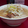 ラーメン二郎 京急川崎店 - マジックの常習、ヤサイコールの物足りなさ、改めてそのオペレーションスタイルに気付いてしまうと、思う部分あり。アブラ以外、内容自体は普通に美味しかったものの、そこまで感動するには至れず。