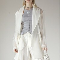 【LOEWE】高畑充希さん着用 花柄ジャケット 高畑充希もパリで着用 花柄ボアジャケットがじわじわと流行中