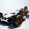 ホンダの2輪と4輪が融合! 「Honda Project 2＆4 powered by RC213V」