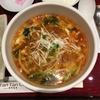 【今週のラーメン３１４７】 Lee Tan Tan Cafe アトレヴィ三鷹店 （東京・三鷹） 酸辣湯麺セット　〜オヤジもゆっくりできる・・・スタイリッシュ・チャイナカフェ風・駅ビル酸辣湯麺