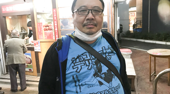 「サブカル界の帝王」杉作J太郎さんに聞く“お母さんの作った謎メニューの思い出”【おかんメシ】