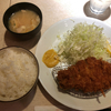 ポンチ軒で上ロース豚かつ定食（小川町・神田）