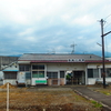 東海道新幹線高架下の終点・岳南江尾駅で感じた昭和