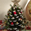 大きな松ぼっくりでクリスマスツリーを作る