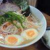相模大野のジャンクフーズ・から揚げ専門店『すごいっ手羽』＆ラーメン『麵屋鼎（かなえ）』