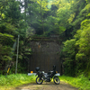 【三重県の廃トンネル】まるで外からの侵入を防ぐというよりもトンネル内部の者を外に出さないという意思を感じる旧長野隧道へ行ってきた。