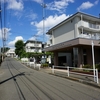 2023/09/10 東村山・武蔵大和散歩 04 廻田公民館/高台の風景/馬頭観音文字塔/せせらぎとみどりの散歩道/馬頭観音/富田家の宝篋印塔/出羽三山供養塔・馬頭観音文字塔