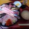 横浜からのお客様Ｔさんとともに、いつもの『鯛喜』さんへ。美味しい海鮮丼ごちそうさまでした！！