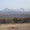 残雪の八甲田連山（桜早き春の海峡を越えて；その1）